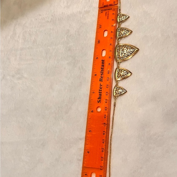 18” Gold Tone NECKLACE/EARRING SET - Picture 12 of 13